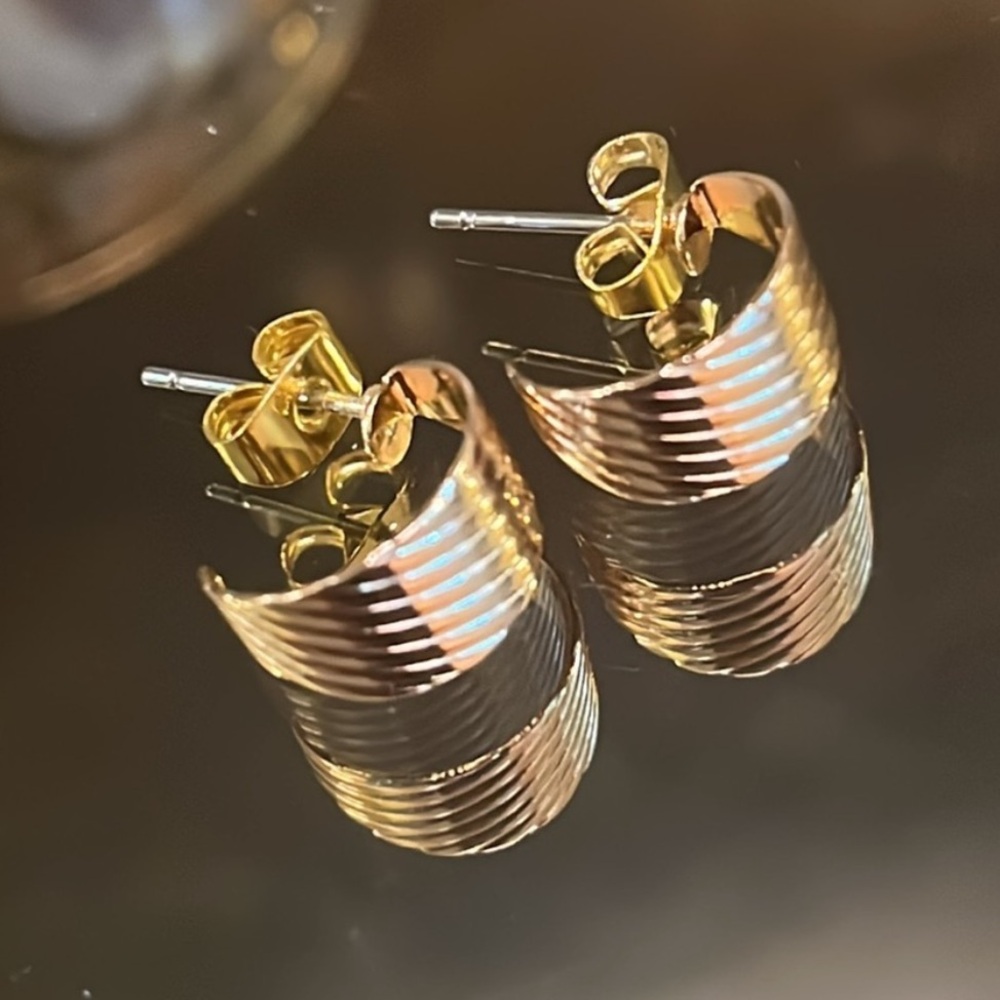 Thick Light Weight Gold Mini Hoop Earrings